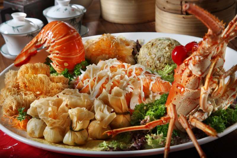 Nâng ngực kiêng hải sản bao lâu là hợp lý?